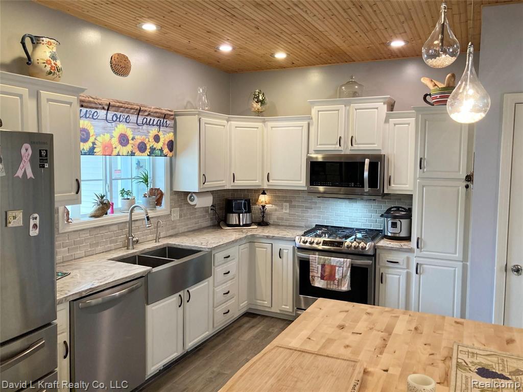 7530 Sand Road Pigeon, MI 48755 - Photo 5 of 35