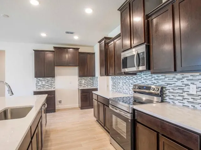 $469,900 | 851 Hawthorne Berry Road, Lakeland, FL 33810