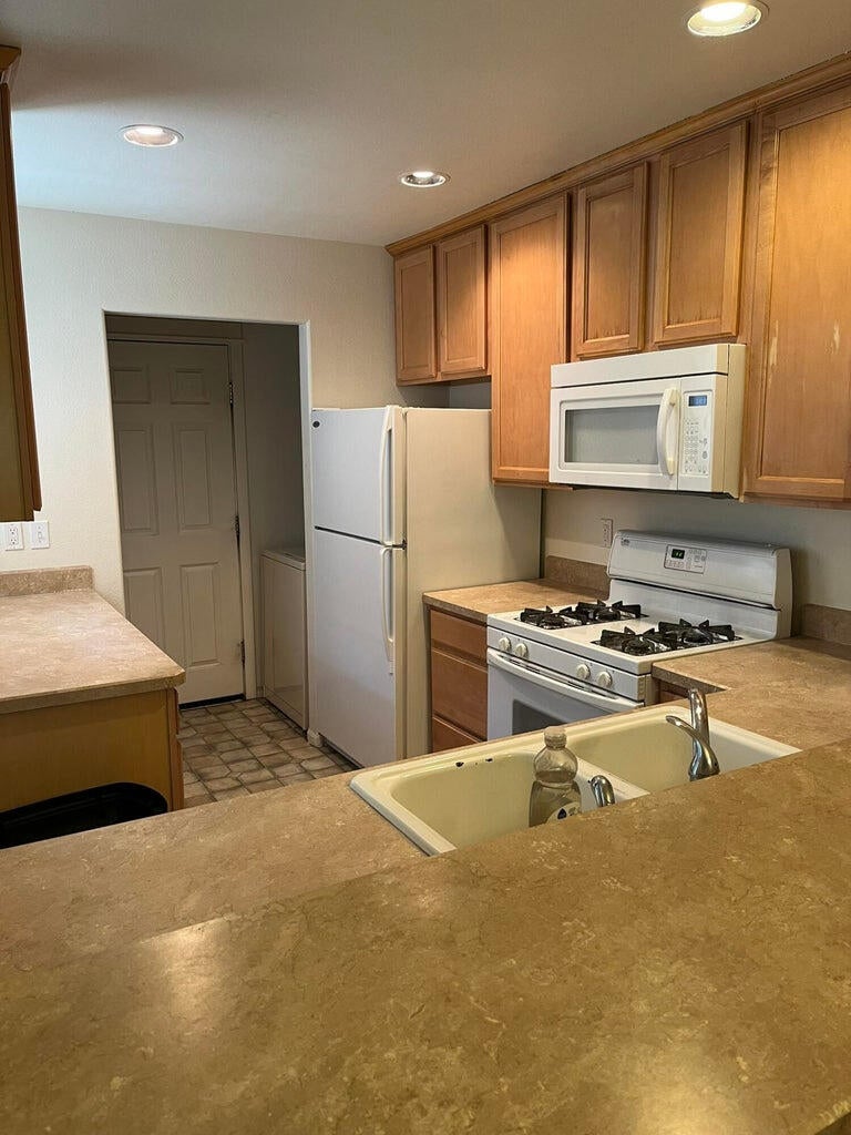 2261 Southwest Timber Avenue Redmond, OR 97756 - Photo 2 of 11 2-Timber