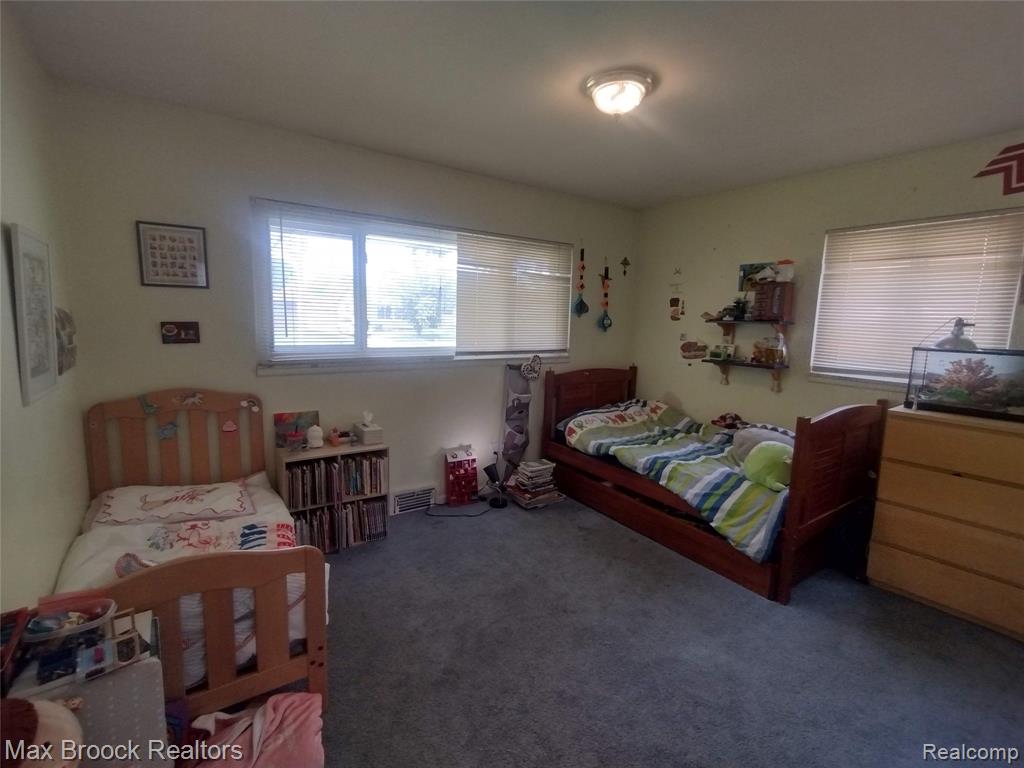 25210 Ridge Cliff Drive Southfield, MI 48075 - Photo 11 of 26