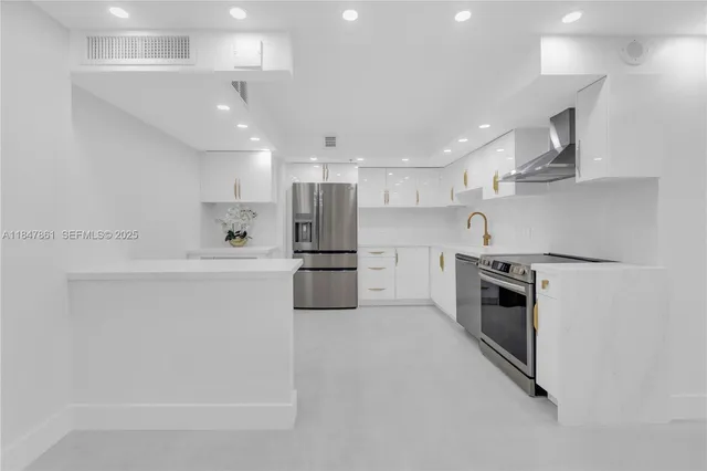 $3,500 | 1201 South Ocean Drive, Unit 507S, Hollywood, FL 33019