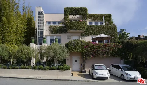 a car parked in front of a building