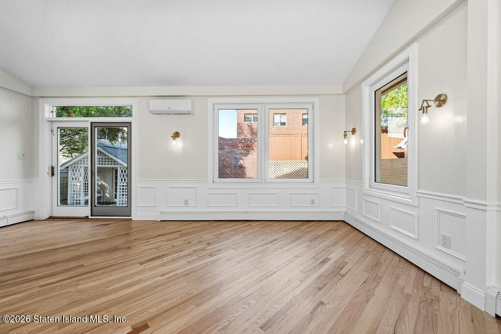 55 Wadsworth Road Staten Island, NY 10305 - Photo 11 of 47 55-wadsworth-rd-11