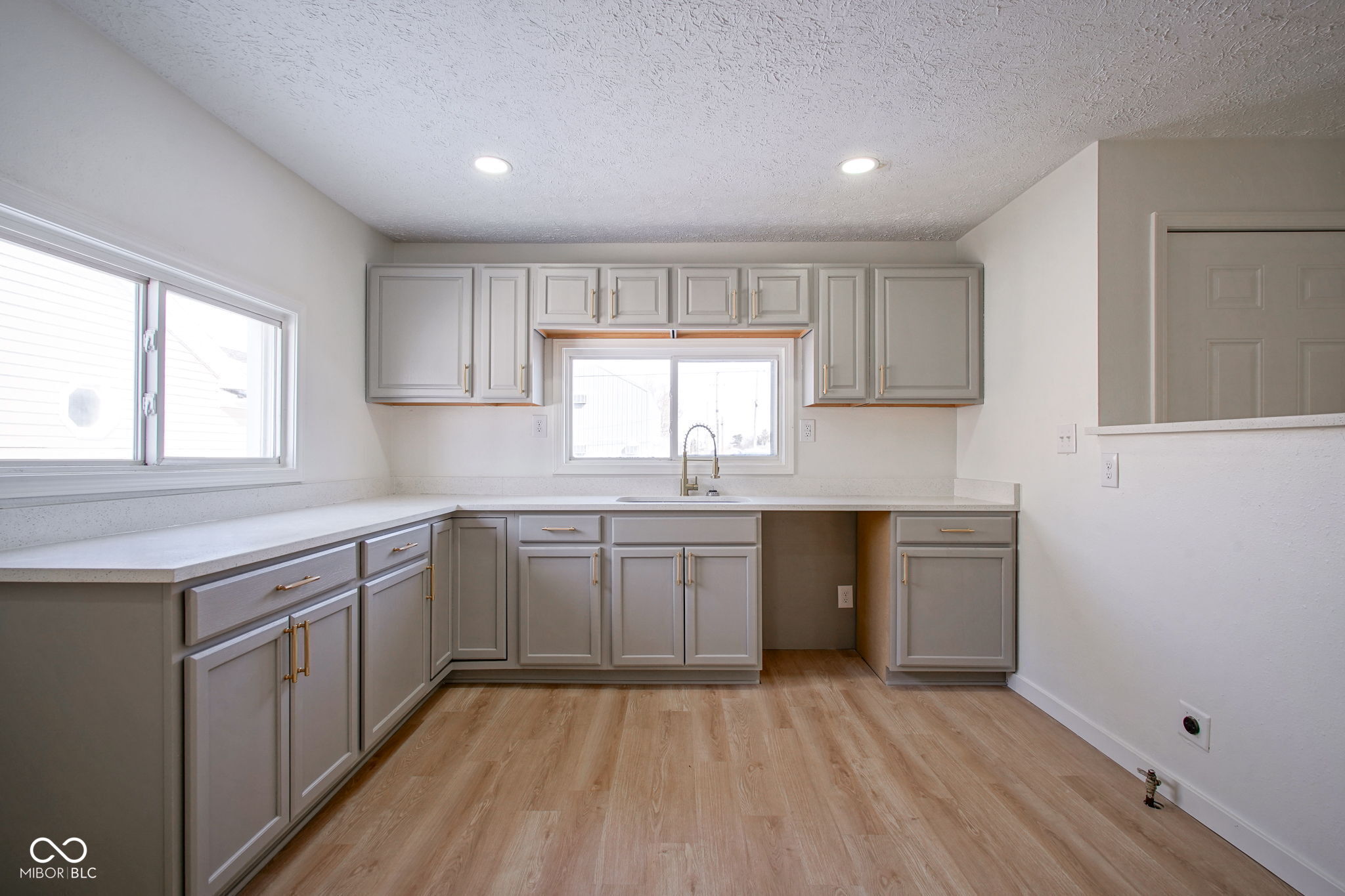 412 Main Street Elwood, IN 46036 - Photo 11 of 32