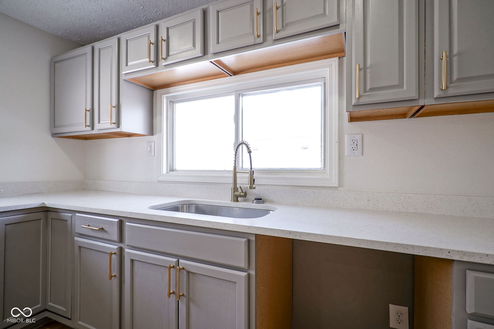 412 Main Street Elwood, IN 46036 - Photo 12 of 32