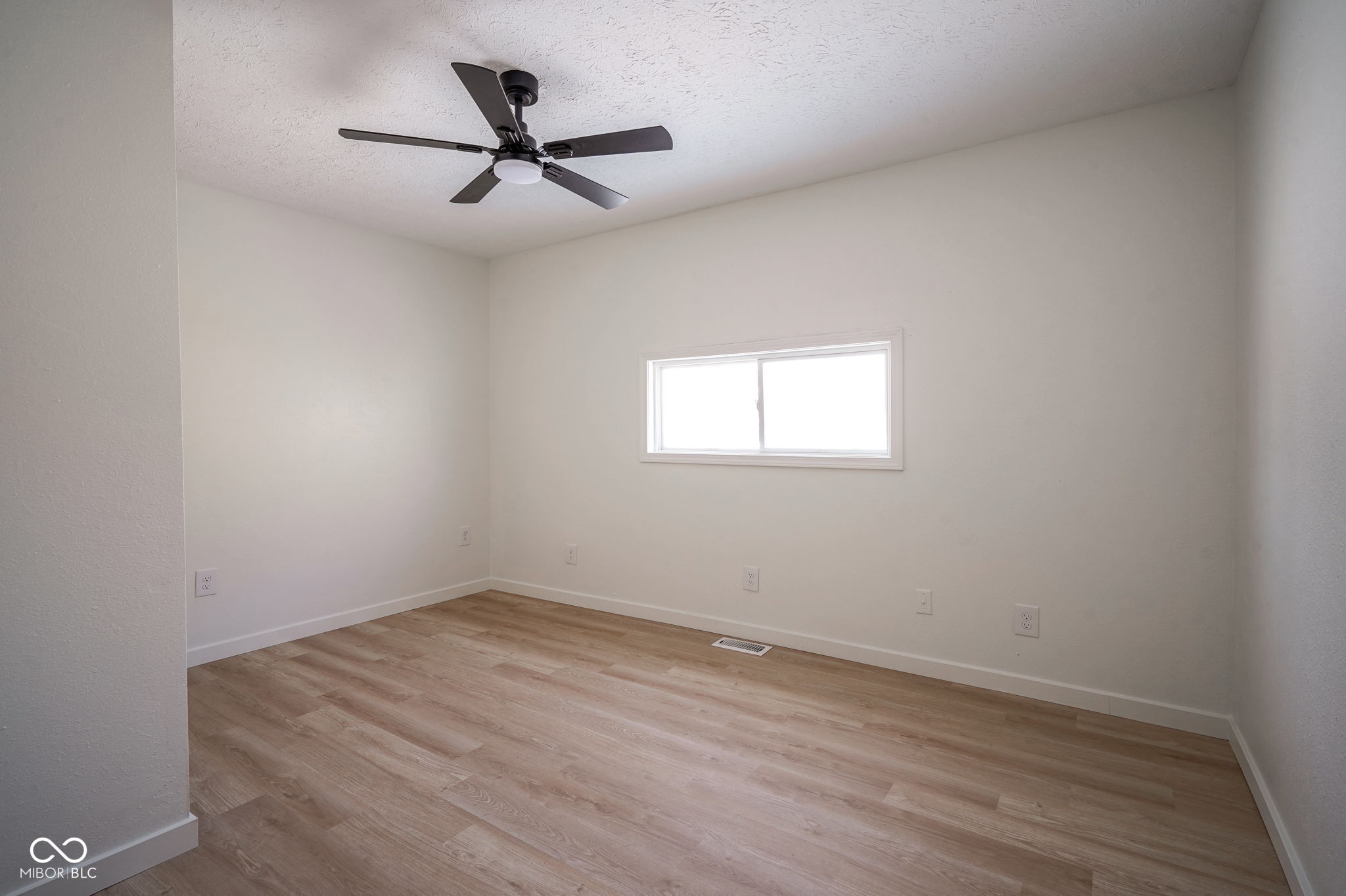 412 Main Street Elwood, IN 46036 - Photo 19 of 32