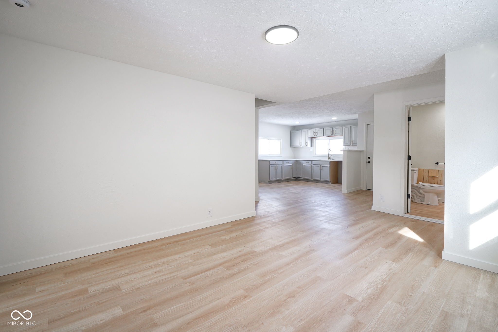 412 Main Street Elwood, IN 46036 - Photo 7 of 32