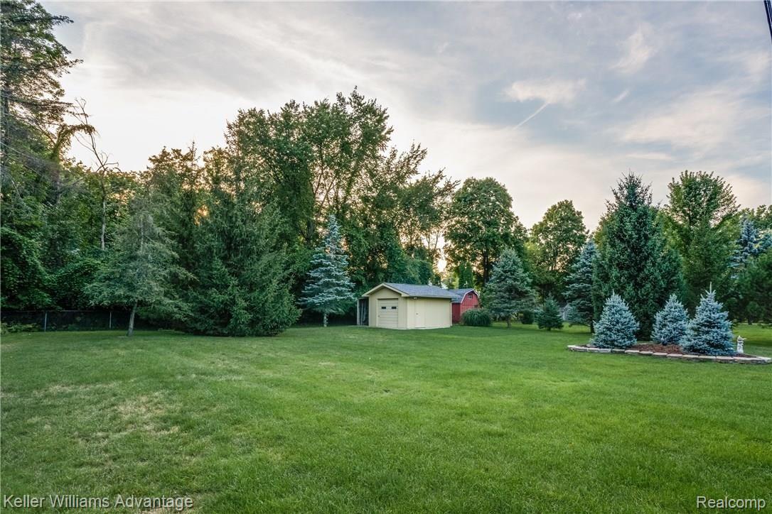 18505 Van Road Livonia, MI 48152 - Photo 37 of 37 Exteriors (13 of 13).jpg