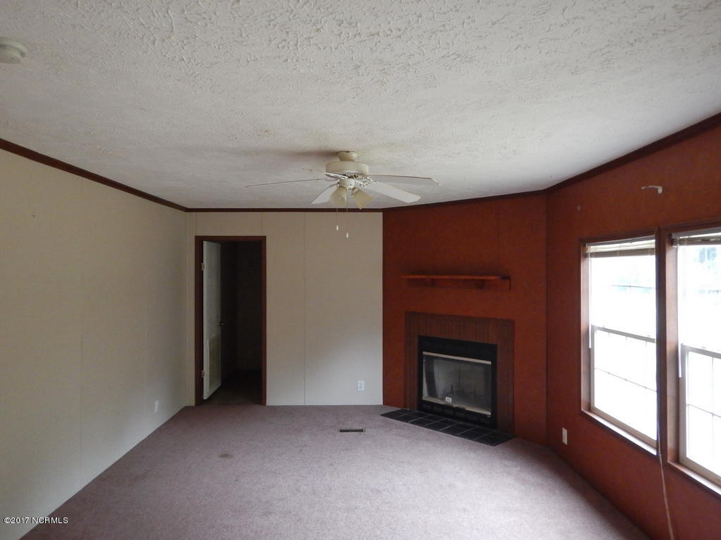 366 Burncoat Road Kinston, NC 28504 - Photo 11 of 19 69 DEN