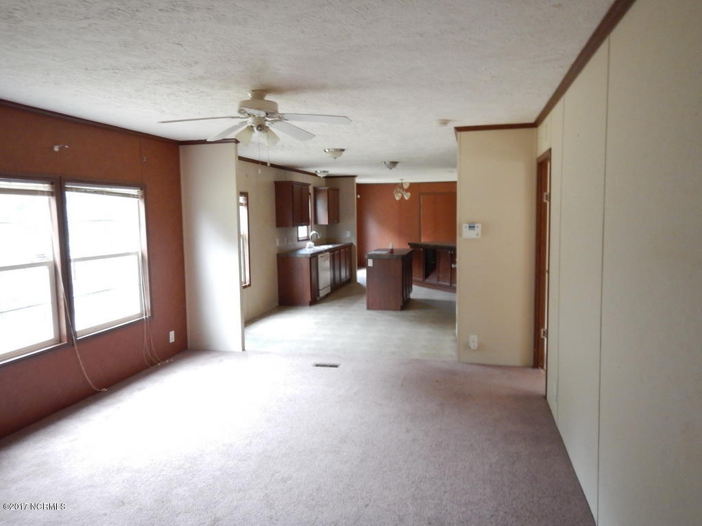 366 Burncoat Road Kinston, NC 28504 - Photo 12 of 19 70 DEN