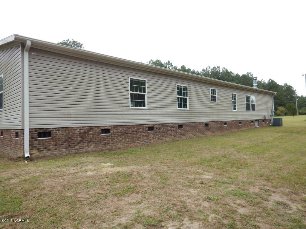 366 Burncoat Road Kinston, NC 28504 - Photo 2 of 19 5 REAR