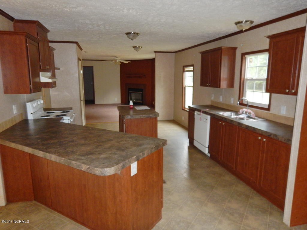 366 Burncoat Road Kinston, NC 28504 - Photo 8 of 19 53 KITCHEN