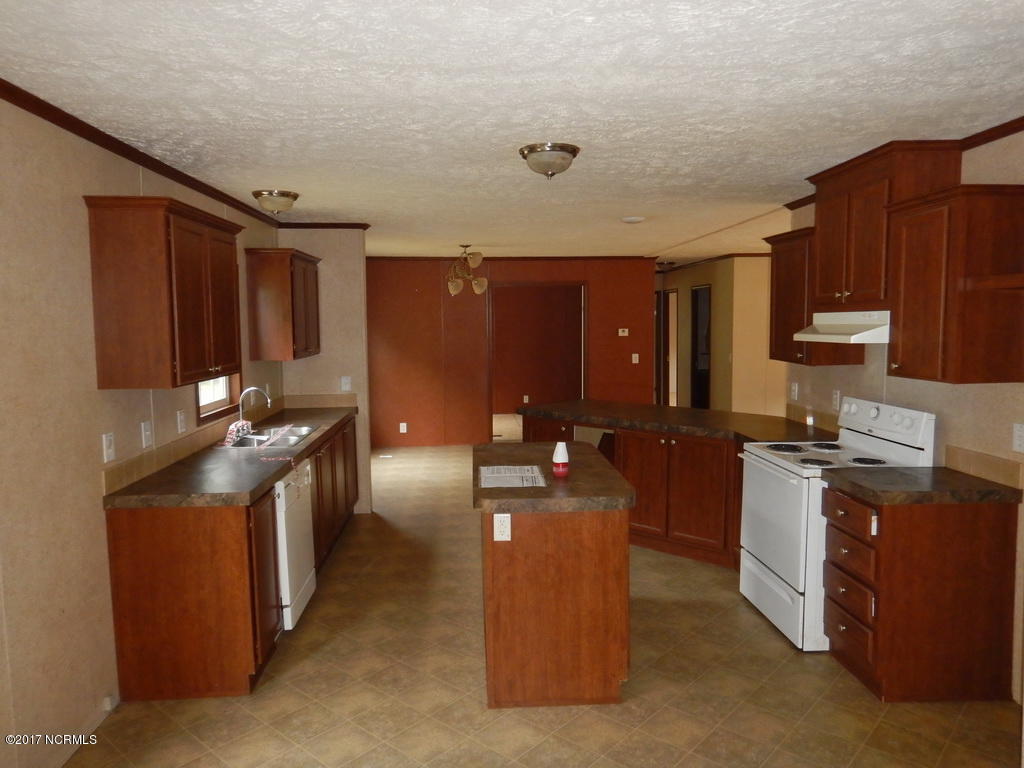 366 Burncoat Road Kinston, NC 28504 - Photo 9 of 19 54 KITCHEN