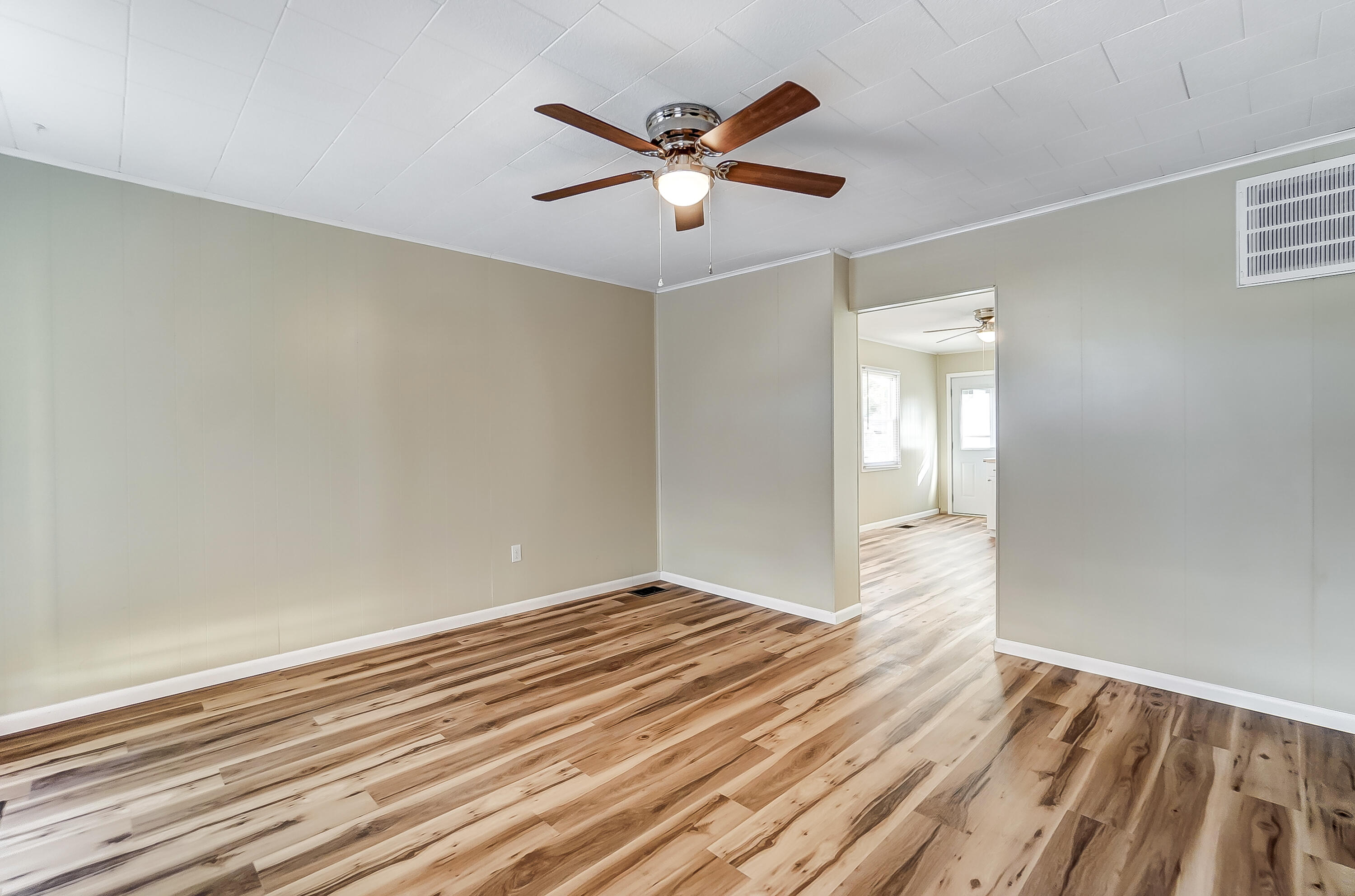 820 South Burnett Road Springfield, OH 45505 - Photo 7 of 25 Gallery Image 7