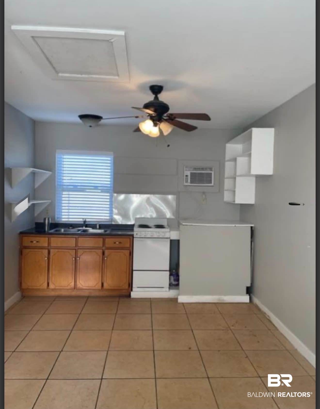 1616 1/2 North Cedar Street, Unit 1616 1/2 Foley, AL 36535 - Photo 3 of 8