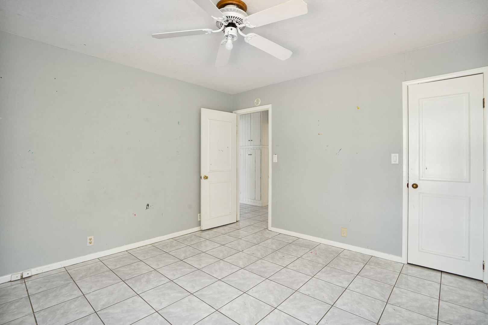2697 River Road Kankakee, IL 60901 - Photo 16 of 60 a view of an empty room