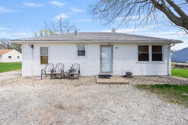 $260,000 | 2697 River Road, Kankakee, IL 60901