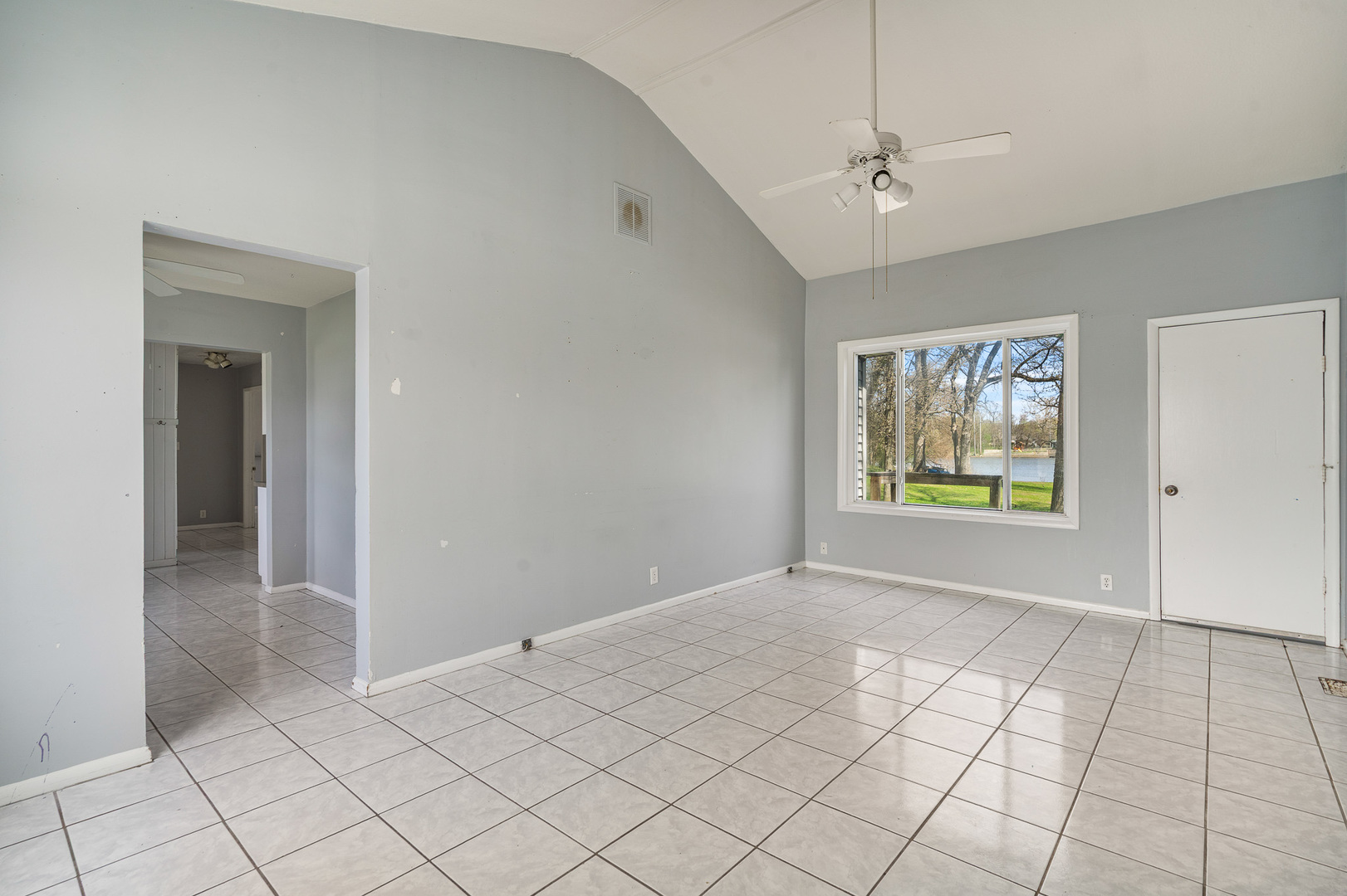 2697 River Road Kankakee, IL 60901 - Photo 7 of 60 a view of an empty room and window