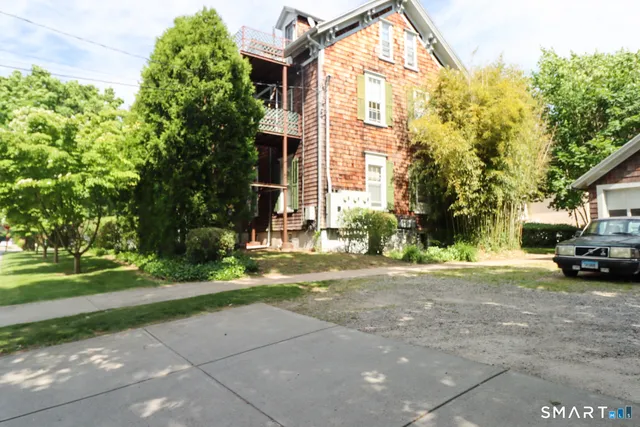 $2,375 | 883 Montauk Avenue, New London, CT 06320