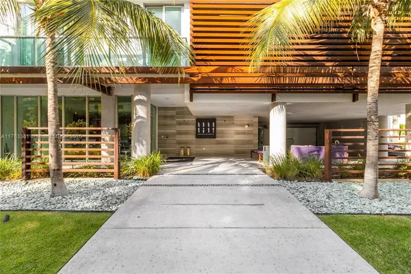 $290,000 | 1215 West Avenue, Unit 203, Miami Beach, FL 33139