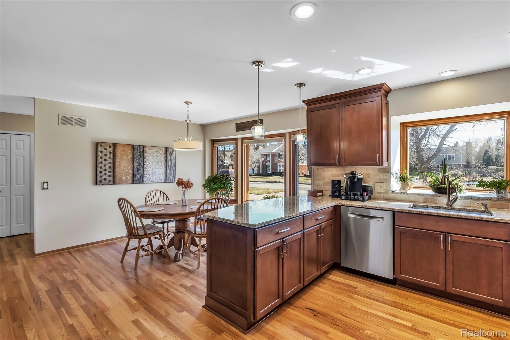 45754 Hanford Road Canton, MI 48187 - Photo 12 of 45 12.jpg