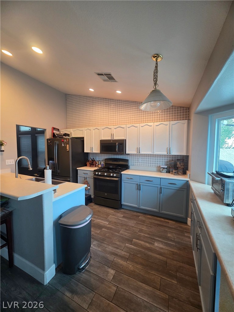 826 Manor Shores Road Henderson, NV 89002 - Photo 6 of 20 Kitchen