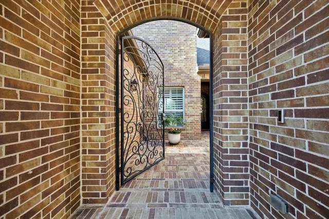 $716,000 | 6918 Champion Trail, Katy, TX 77493