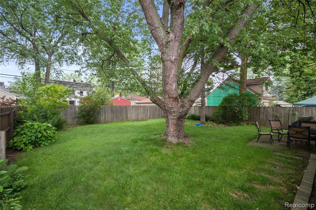1326 Cambridge Road Berkley, MI 48072 - Photo 23 of 26