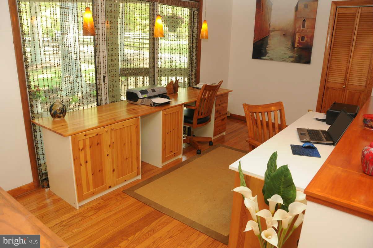 16311 Accolawn Road Accokeek, MD 20607 - Photo 6 of 17 a very nice looking room with a large window