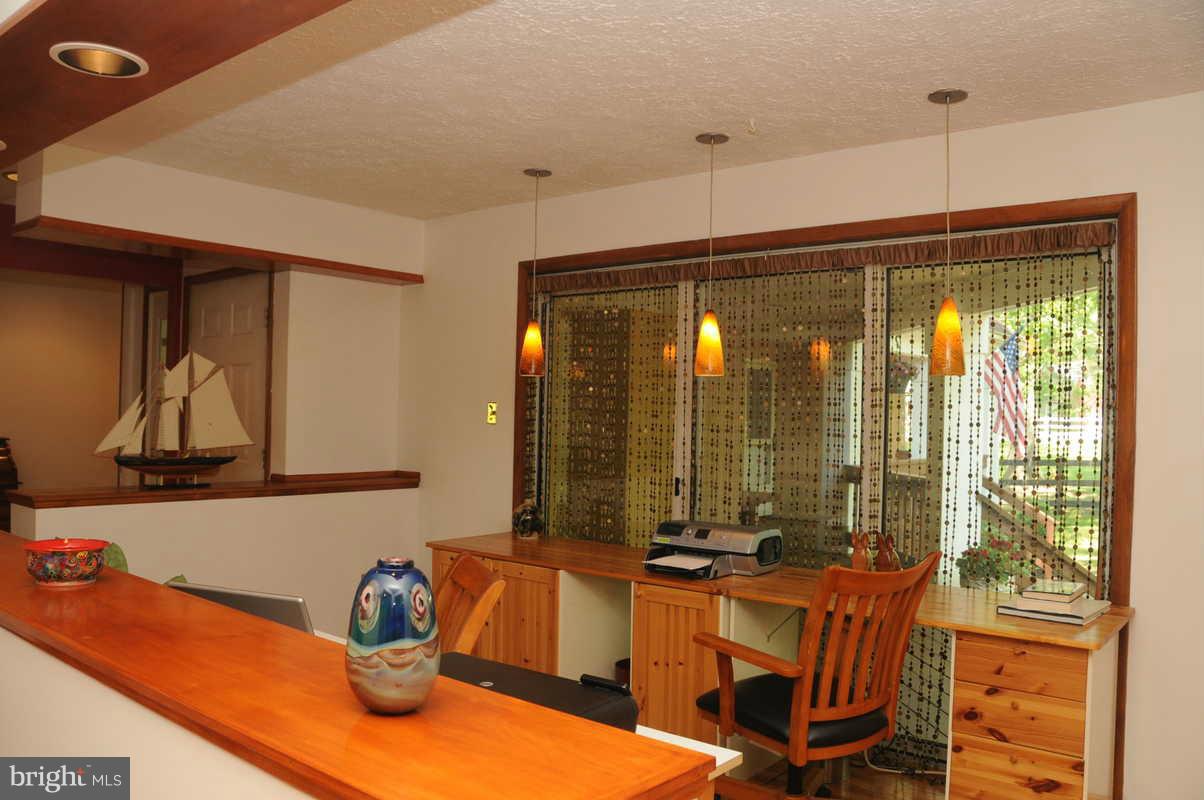16311 Accolawn Road Accokeek, MD 20607 - Photo 7 of 17 a very nice looking room with a large window