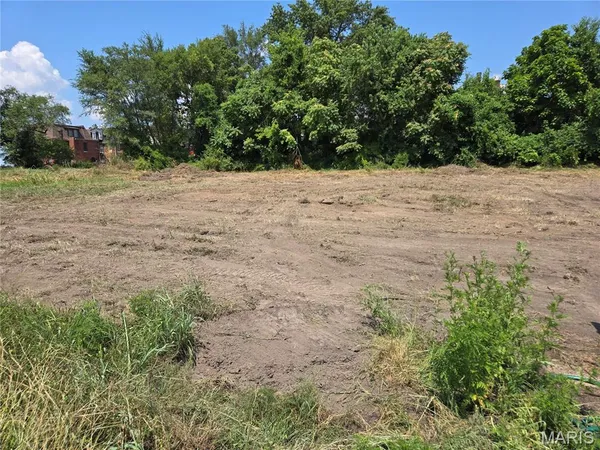 $39,900 | 5849 Maple Avenue, St. Louis, MO 63112