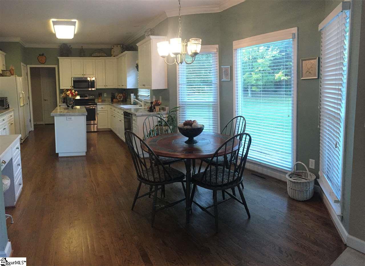 8 Whitehurst Way Simpsonville, SC 29680 - Photo 12 of 27 Gallery Image 12