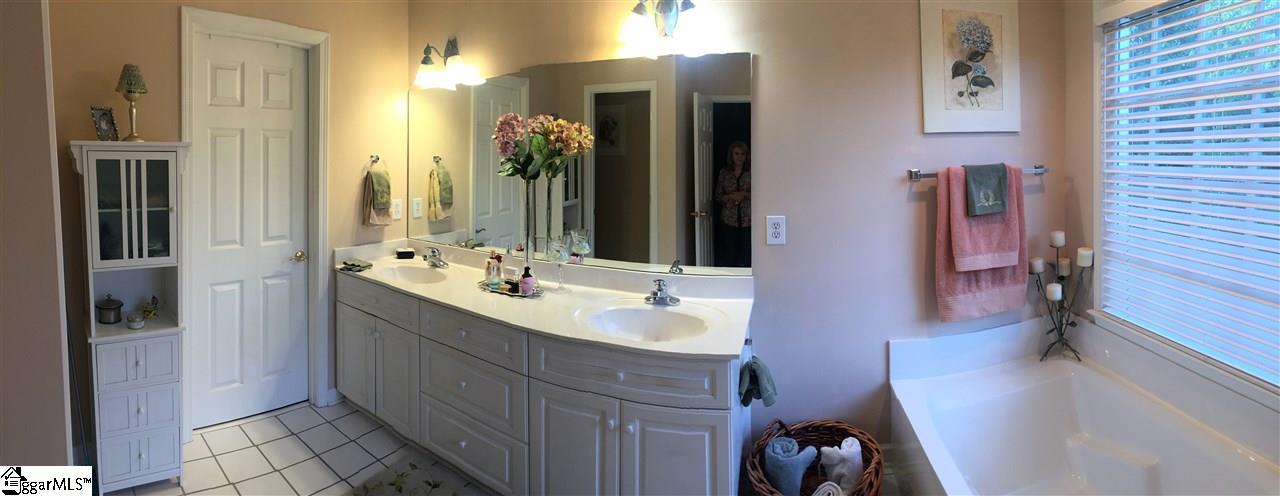 8 Whitehurst Way Simpsonville, SC 29680 - Photo 15 of 27 Gallery Image 15
