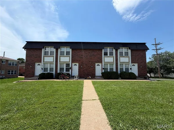 $450,000 | 9548 Chamblin Drive, St. Louis, MO 63123
