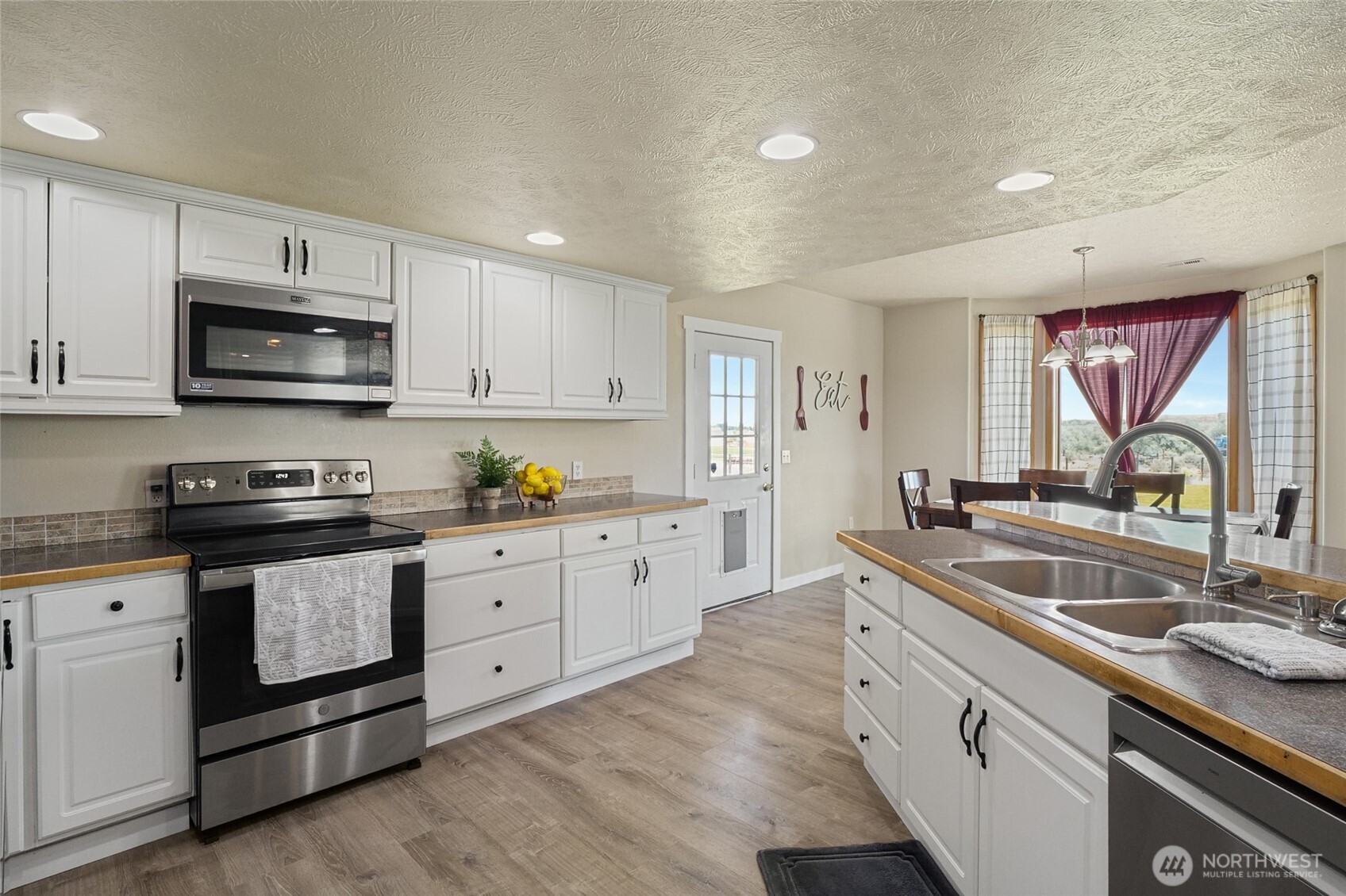 5621 Rd J.4 Northeast Moses Lake, WA 98837 - Photo 15 of 40