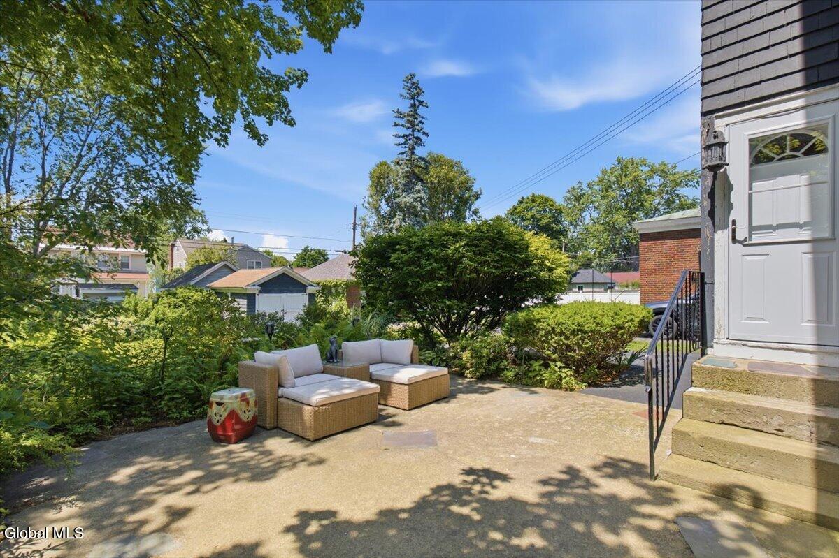 809 Wright Avenue Schenectady, NY 12309 - Photo 27 of 35 34-031_MW2_3333