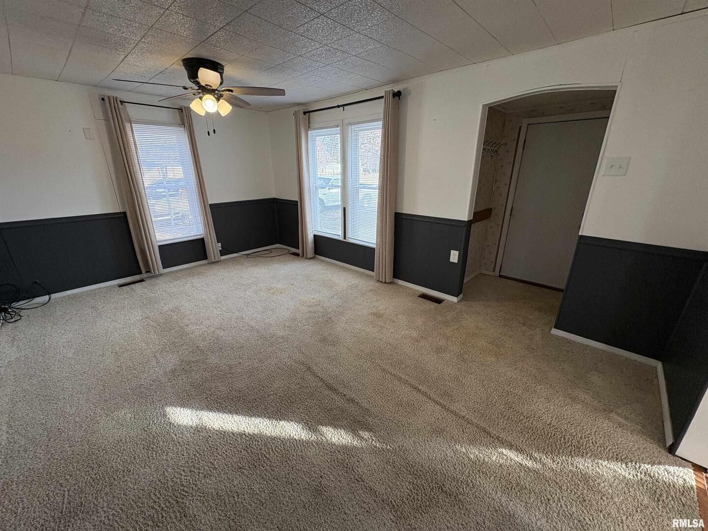 403 Wortby Street Odin, IL 62870 - Photo 5 of 11