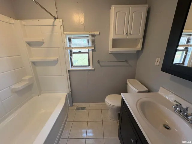 $69,900 | 403 Wortby Street, Odin, IL 62870