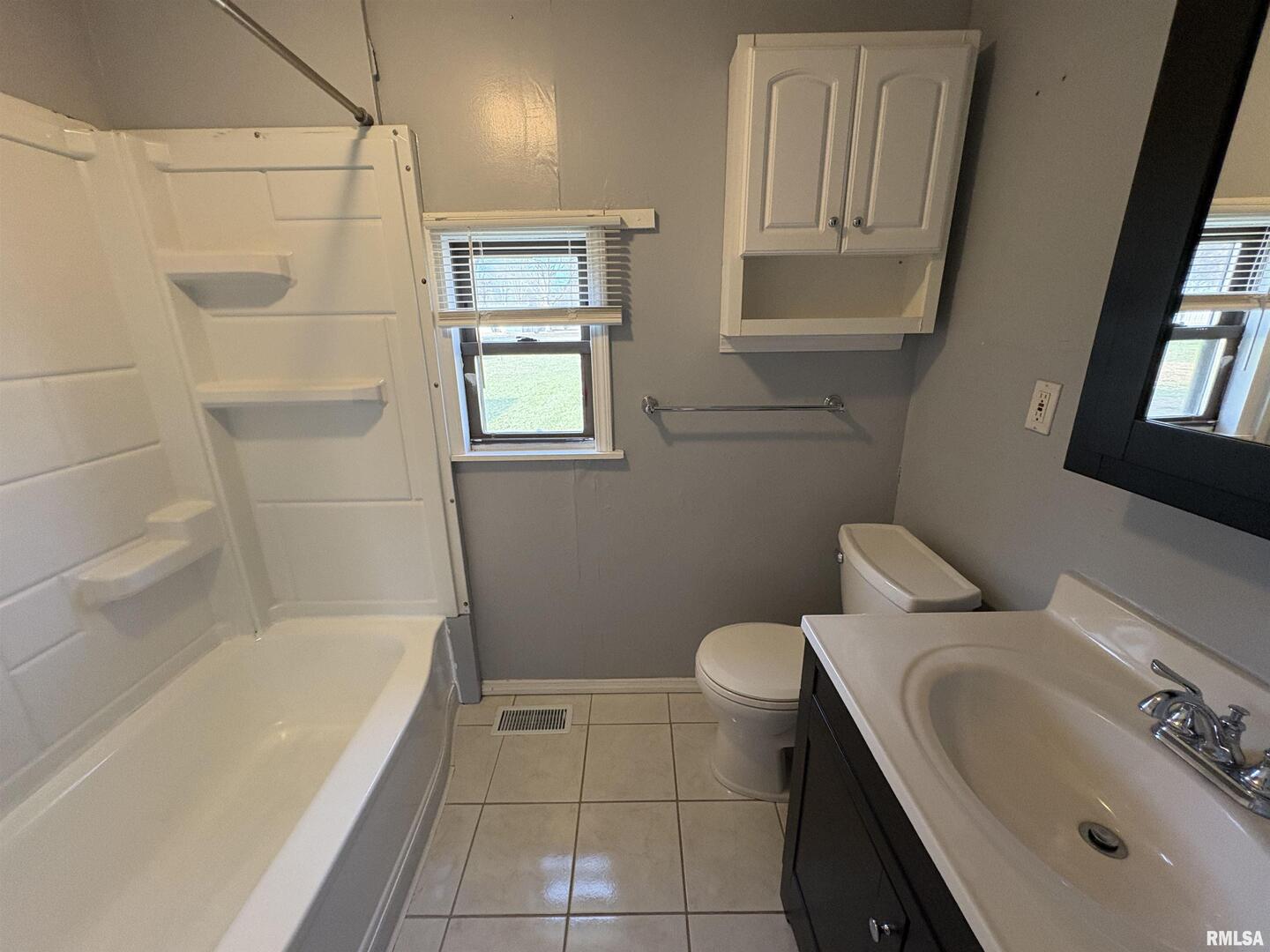 403 Wortby Street Odin, IL 62870 - Photo 10 of 11