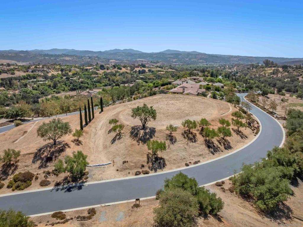 4034 Bridlewood Road Fallbrook, CA 92028 - Photo 11 of 16 Gallery Image 11