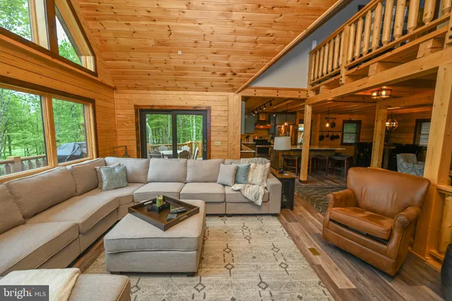 a view of room with utility