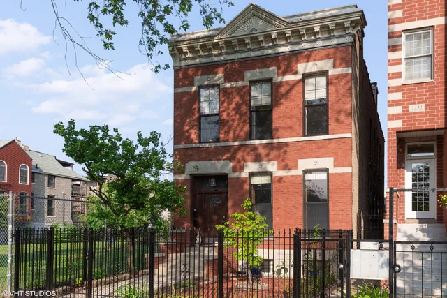 $2,350 | 1433 North California Avenue, Unit 2, Chicago, IL 60622