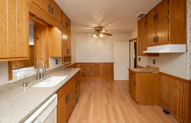 $350,000 | 660 East Drive, Seymour, IN 47274