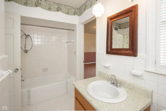 $350,000 | 660 East Drive, Seymour, IN 47274