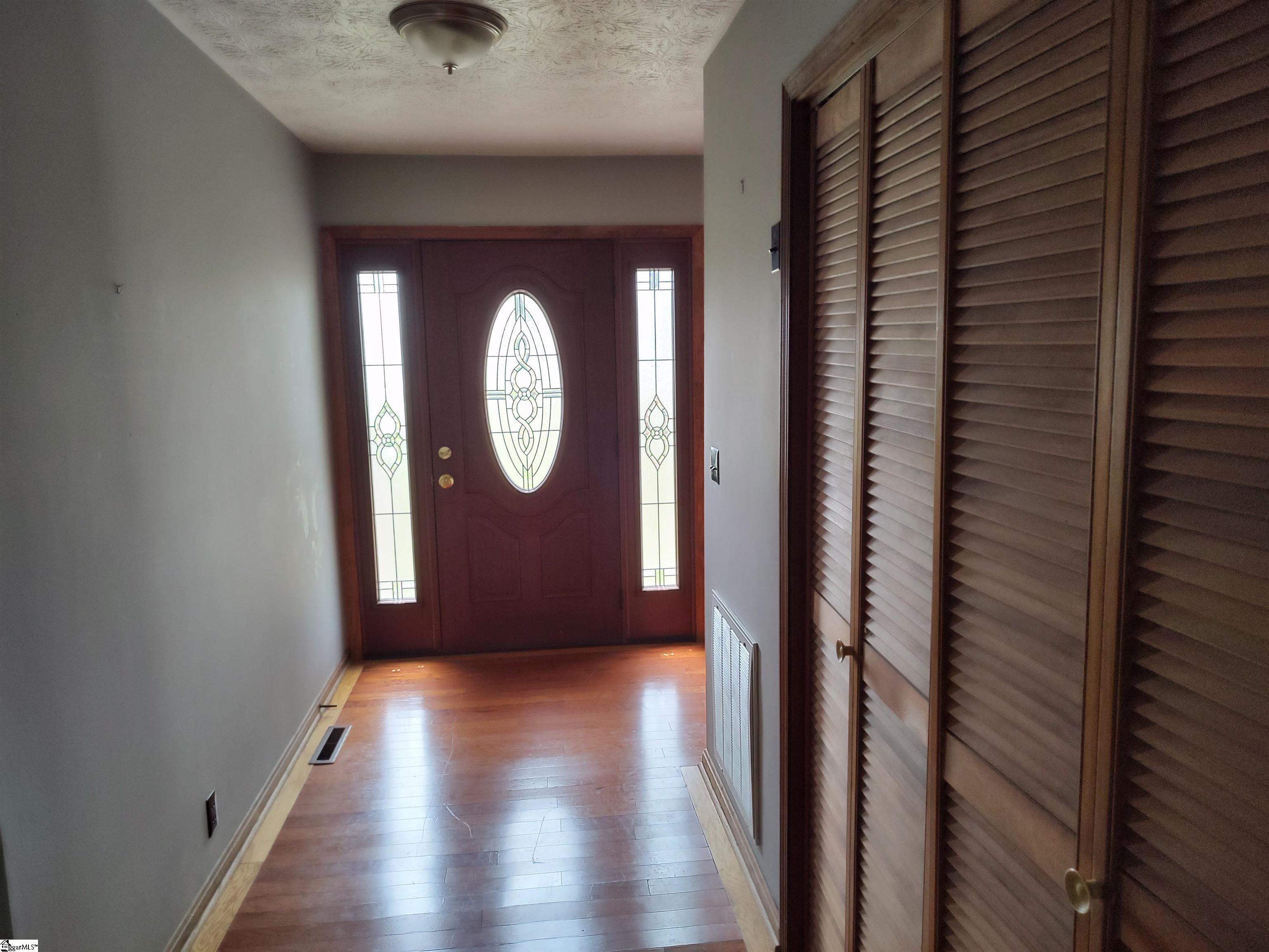 109 Triangle Pine Road Fountain Inn, SC 29644 - Photo 2 of 10