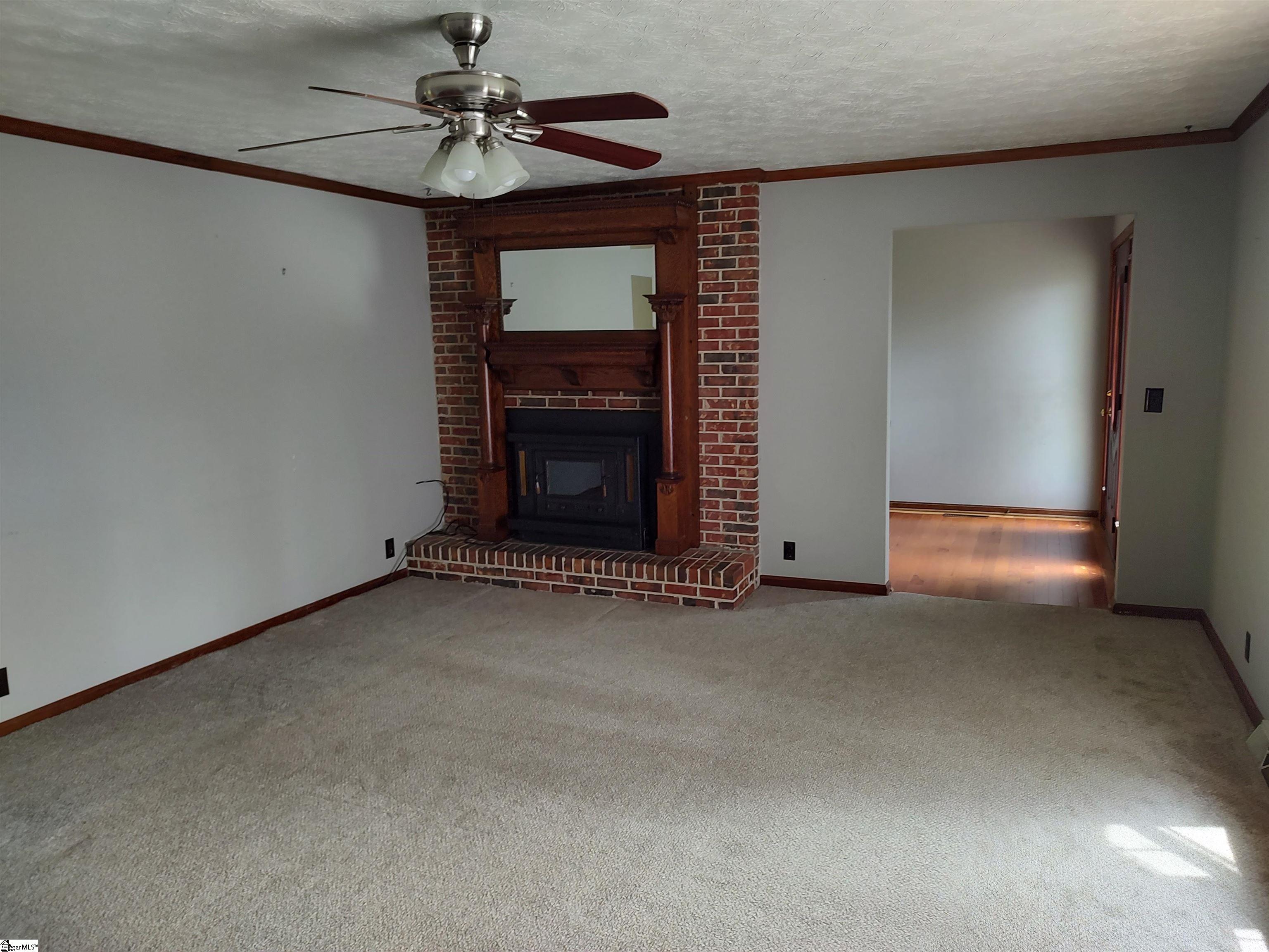 109 Triangle Pine Road Fountain Inn, SC 29644 - Photo 4 of 10