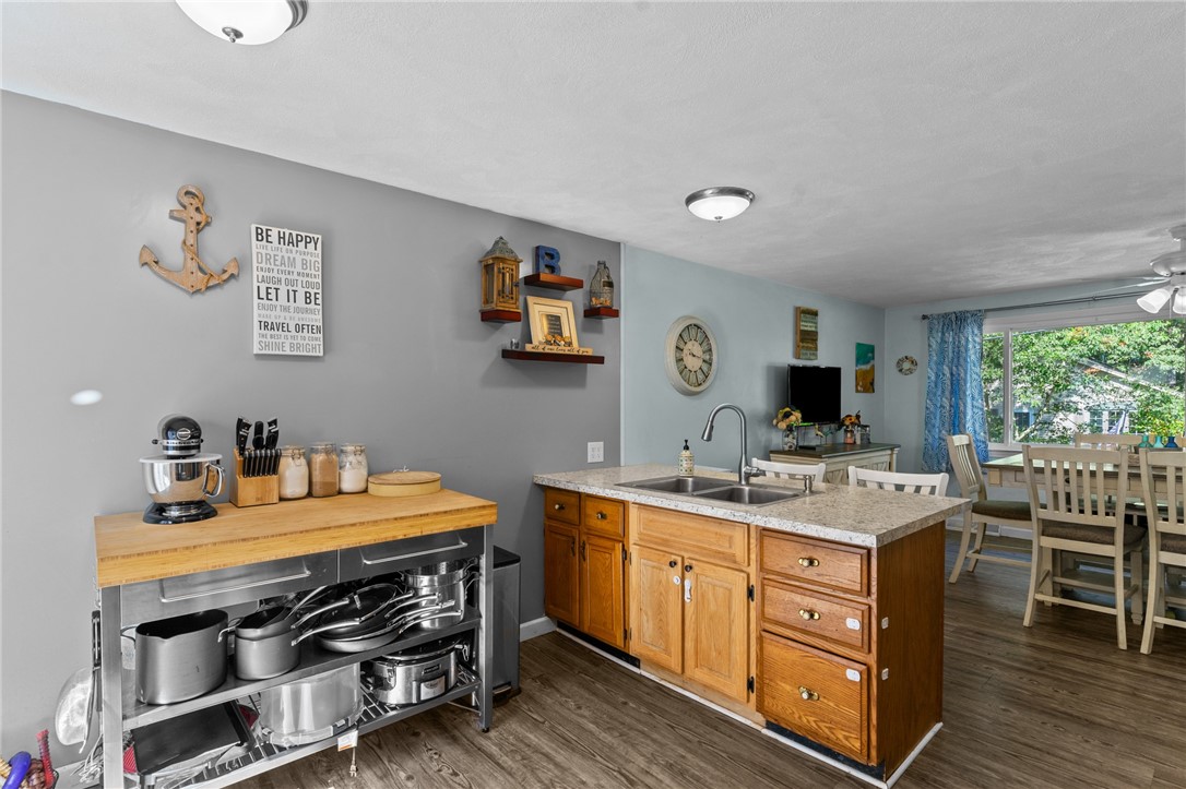32 Mohawk Street Coventry, RI 02816 - Photo 5 of 28 Gallery Image 5