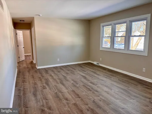 $1,750 | 1228 Heddon Avenue, Paulsboro, NJ 08066