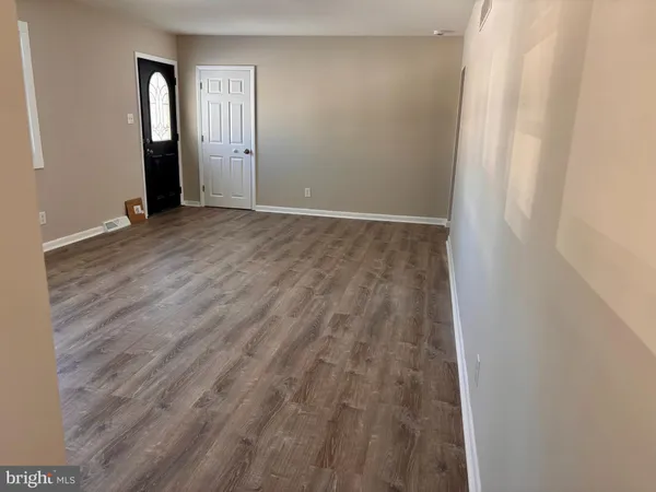 $1,750 | 1228 Heddon Avenue, Paulsboro, NJ 08066