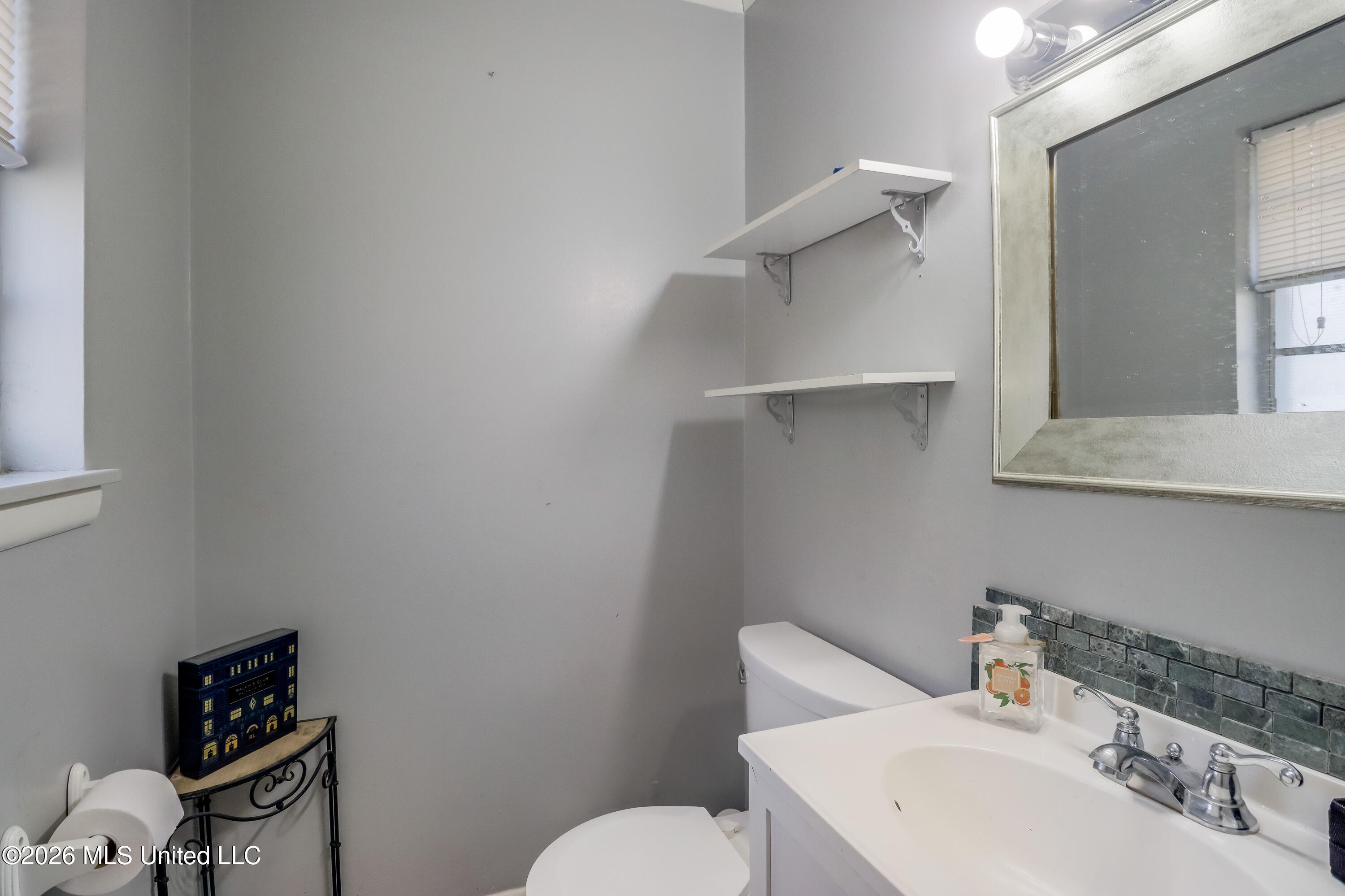 2168 Alice Drive Biloxi, MS 39531 - Photo 14 of 19 Primary 1/2 Bath
